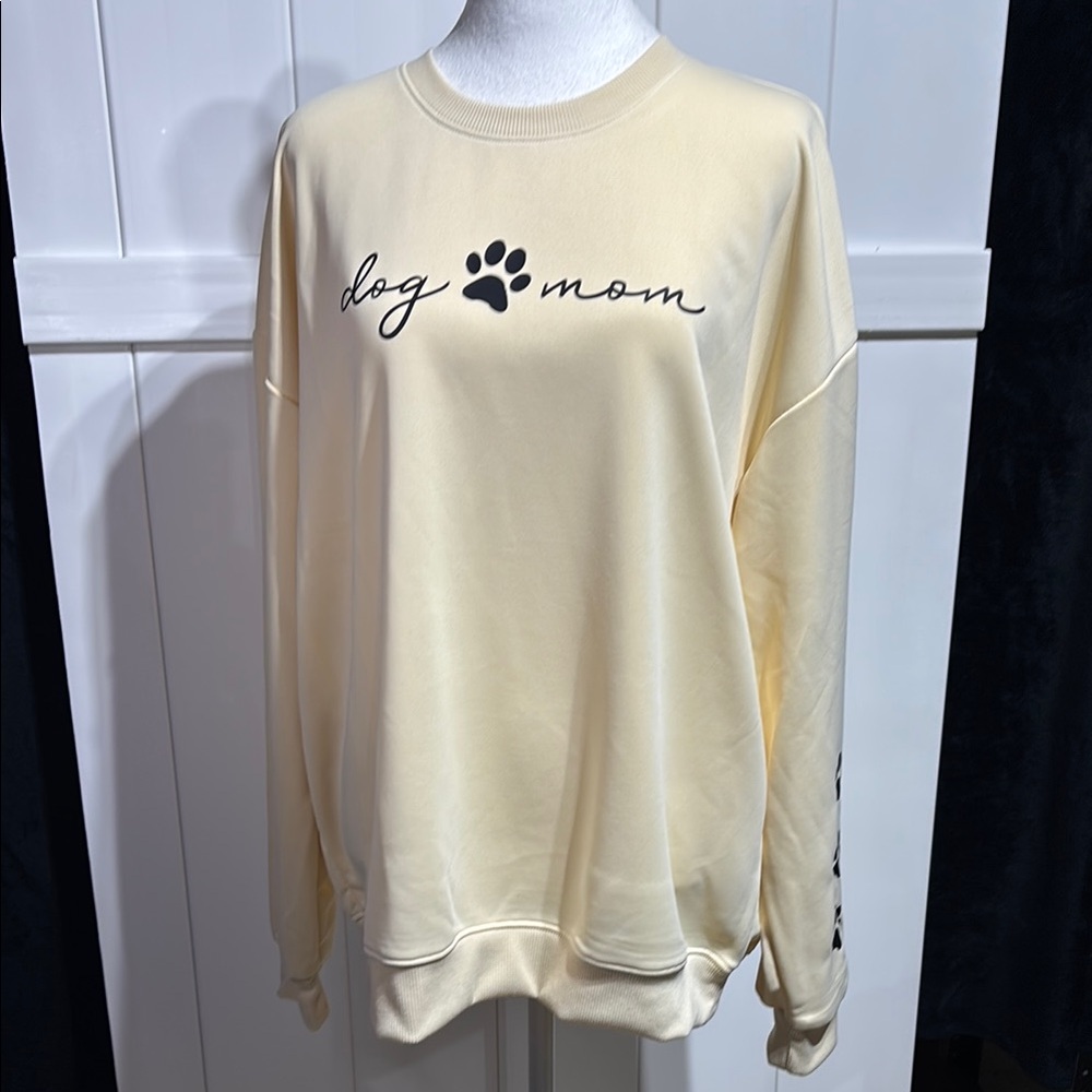 NWOT Dog mom cream long sleeve sweatshirt